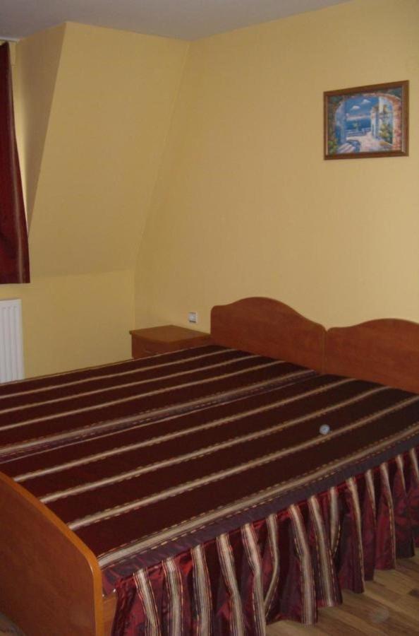 Family Hotel RUJETA Семеен Хотел РУЖЕТА - идеален център Pavlikeni Екстериор снимка