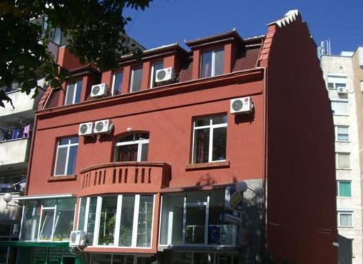 Family Hotel RUJETA Семеен Хотел РУЖЕТА - идеален център Pavlikeni Екстериор снимка