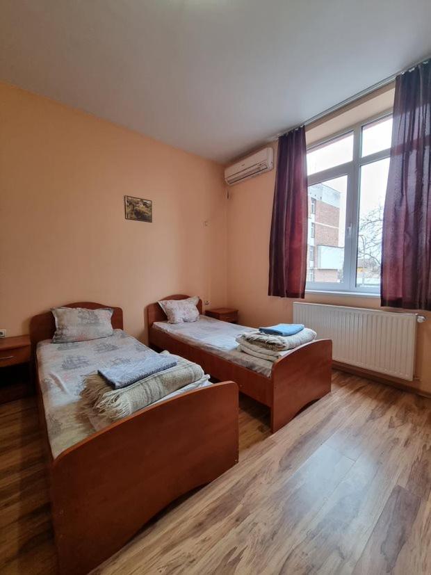 Family Hotel RUJETA Семеен Хотел РУЖЕТА - идеален център Pavlikeni Екстериор снимка